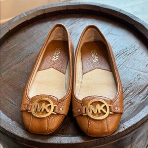 MICHAEL KORS Fulton camel brown tan leather moccasin ballet flats Preowned Sz 7